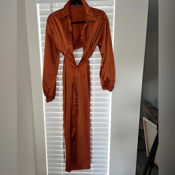 Dress - Picture 2 of 3